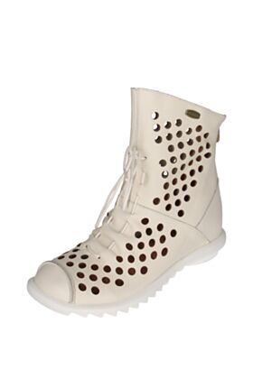 Laura Vita Puszābaki