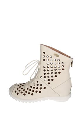 Laura Vita Puszābaki