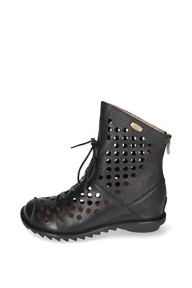 Laura Vita Puszābaki